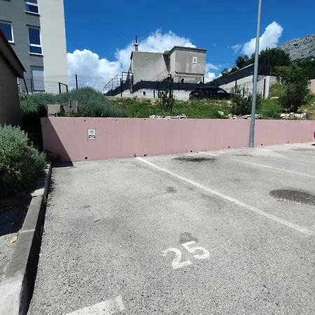Principessa With Private Parking 아파트